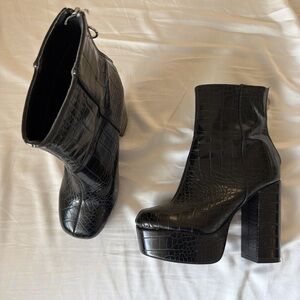 Elegant Black Croc-Embossed Heeled Boots